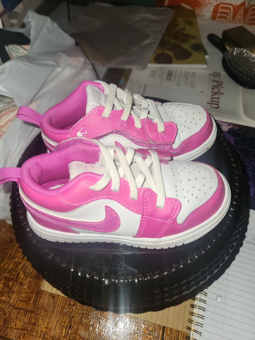 Nike Kids White and Pink Low-Top Sneakers